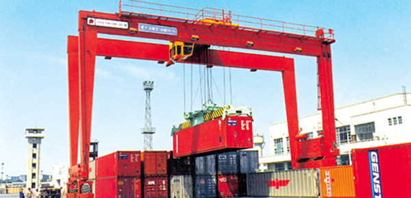 轮胎式集装箱门式起重机